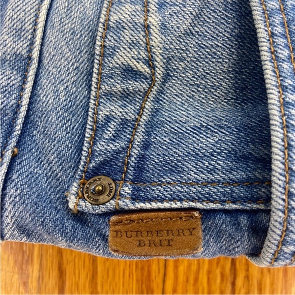 Burberry Jean Shorts (32) - Picture 7 of 8